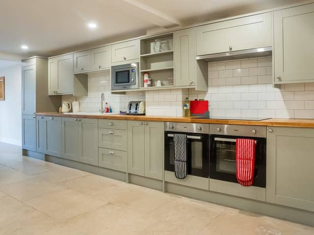 Kitchen | Bears Court- Bears Court Unit 8 - Bears Court, Little Rissington