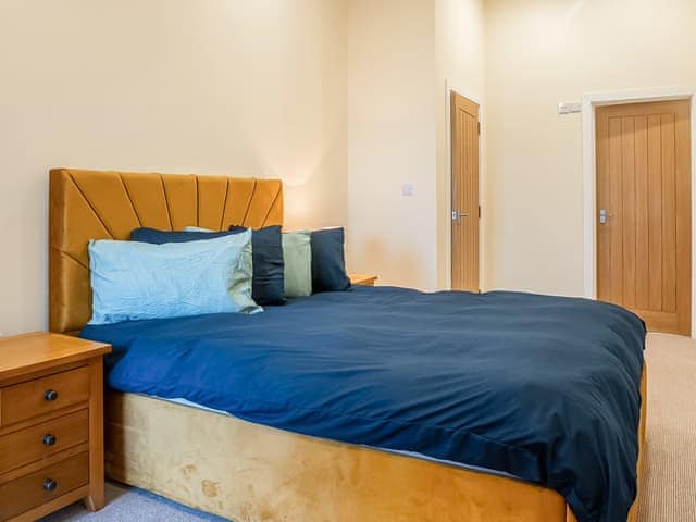 Double bedroom | Bears Court- Bears Court Unit 8 - Bears Court, Little Rissington