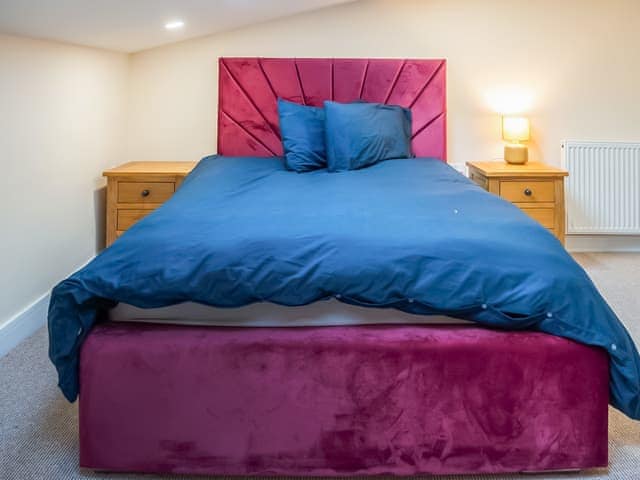 Double bedroom | Bears Court- Bears Court Unit 8 - Bears Court, Little Rissington