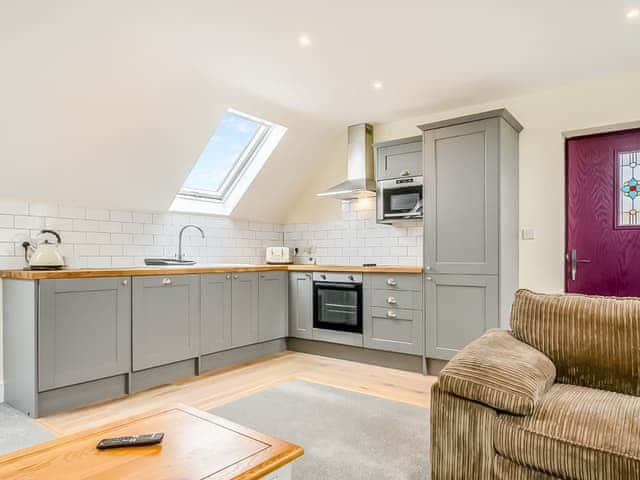 Open plan living space | Bears Court Apartment - Bears Court, Little Rissington