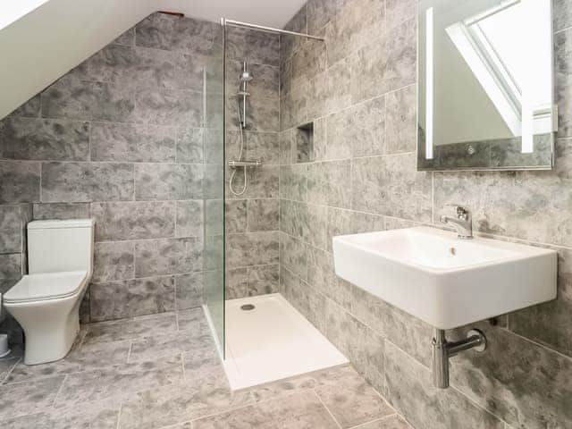 Shower room | Bears Court Apartment - Bears Court, Little Rissington