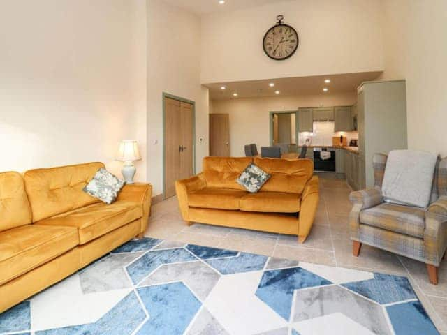 Living area | Bears Court Unit 4 - Bears Court, Little Rissington