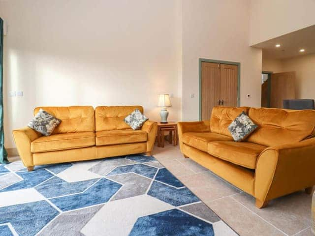 Living area | Bears Court Unit 4 - Bears Court, Little Rissington