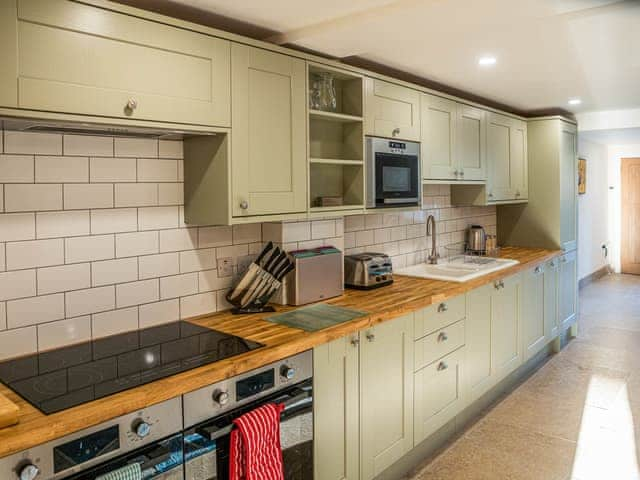 Kitchen | Bears Court Unit 5 - Bears Court, Little Rissington