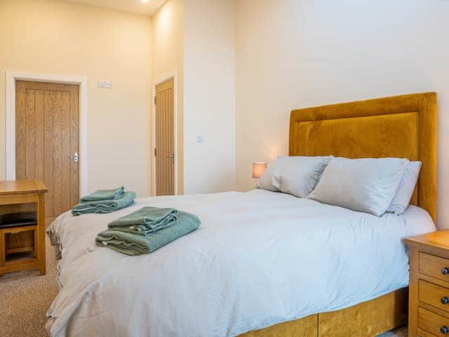 Double bedroom | Bears Court Unit 5 - Bears Court, Little Rissington