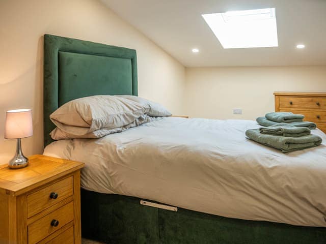 Double bedroom | Bears Court Unit 5 - Bears Court, Little Rissington