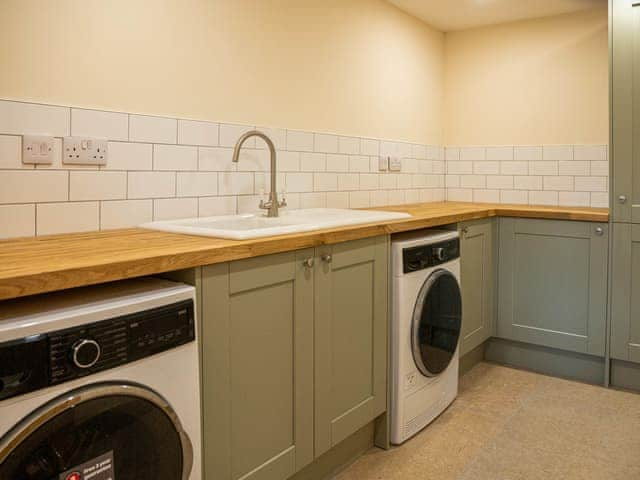 Utility room | Bears Court Unit 5 - Bears Court, Little Rissington