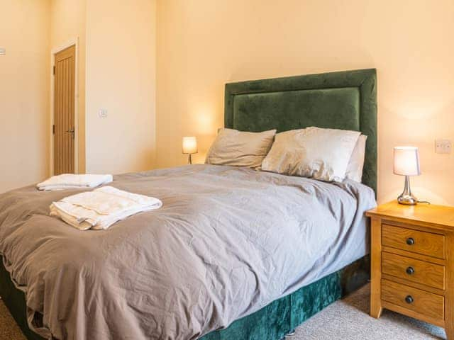 Double bedroom | Bears Court Unit 6 - Bears Court, Little Rissington