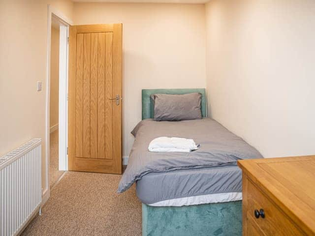 Twin bedroom | Bears Court Unit 6 - Bears Court, Little Rissington