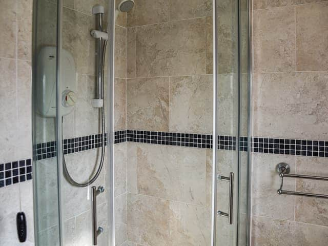 Shower room | Harley&rsquo;s Beach House, California, Scratby