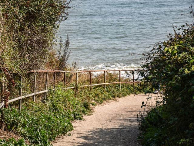 Surrounding area | Harley&rsquo;s Beach House, California, Scratby