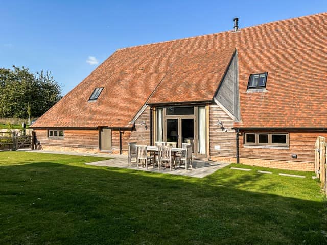 Exterior | Olivers Barn - Fishers Farm Barns, Shefford Woodlands Near Hungerford