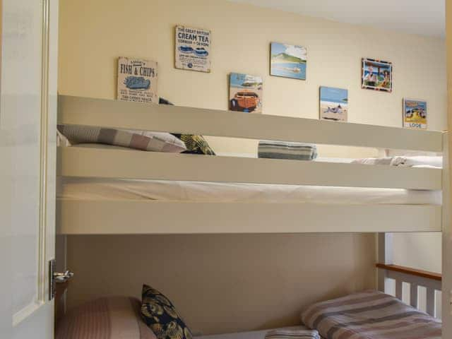 Bunk bedroom | Seagull Cottage, Looe