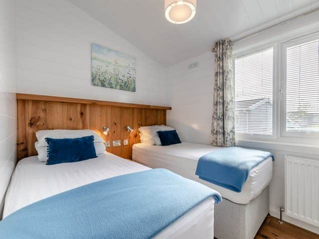 Twin bedroom | Lilac Tree Lodge, Mercia Marina, Willington, near Derby