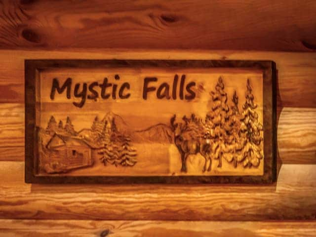 Exterior | Felmoor ParkMystic Falls, Felmoor Park