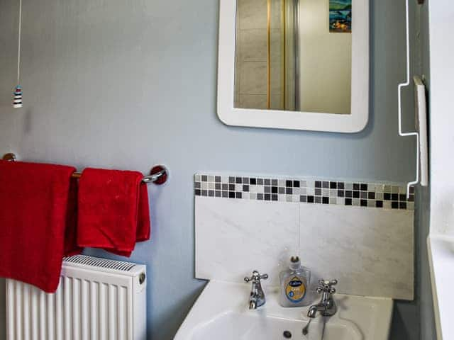 Bathroom | River View, Horning