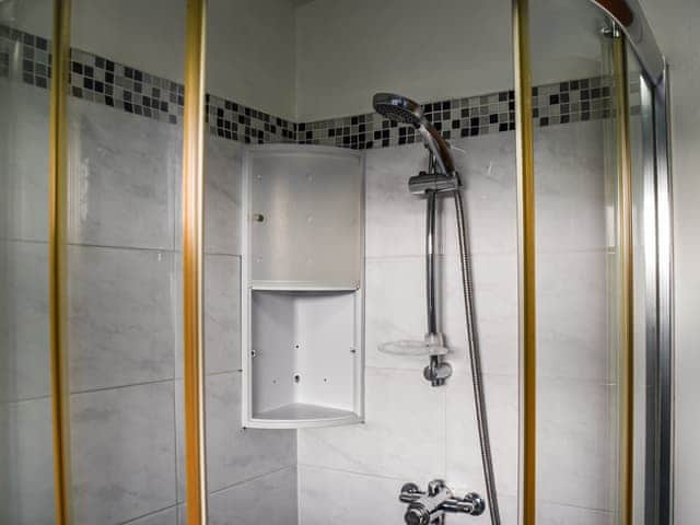 Shower room | River View, Horning