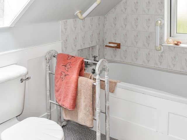 Bathroom | Mulberry Lodge, Totland Bay