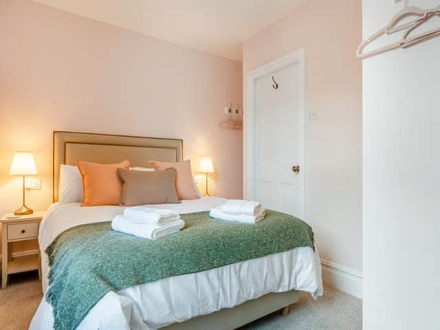 Double bedroom | Glossop Cottage, Whitby