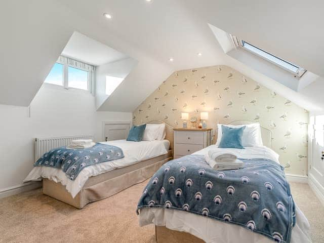 Twin bedroom | Glossop Cottage, Whitby