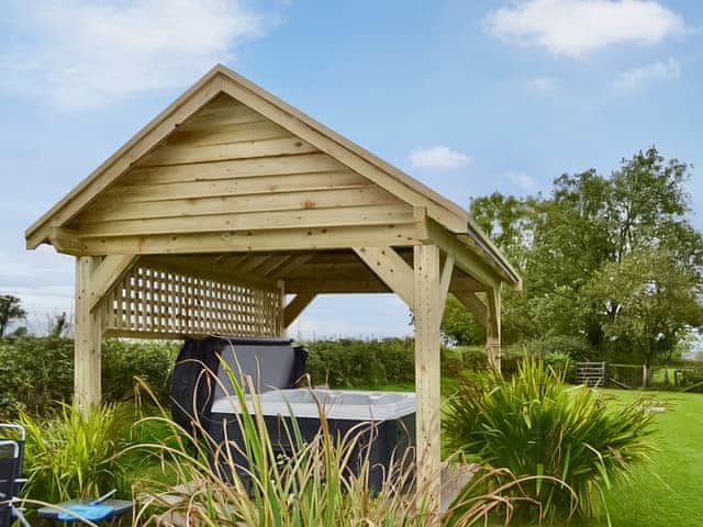 Jacuzzi | Angerton Cottage, Carlisle