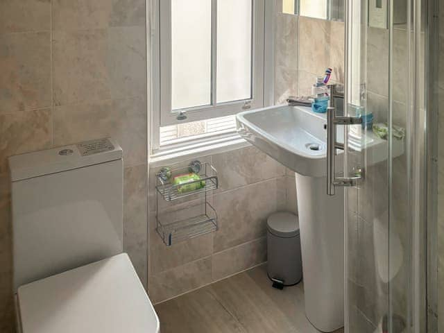 Bathroom | Seagull Cottage, Looe