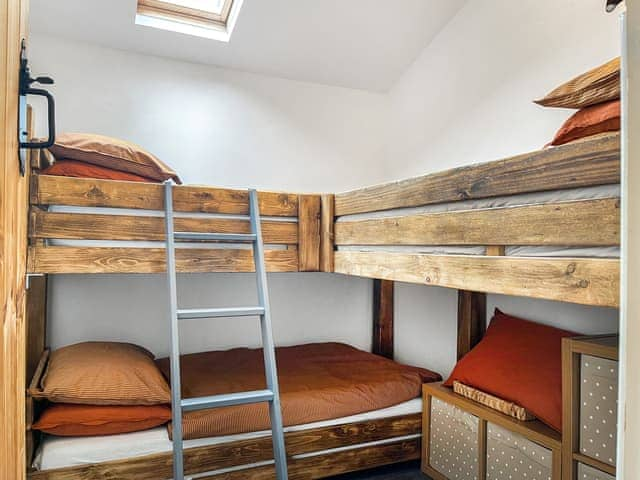 Bunk bedroom | Lake View Cottage, Belper