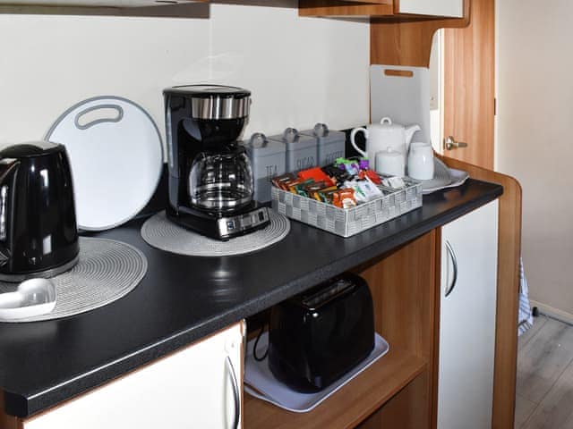 Kitchen area | Island Retreat, Sandown