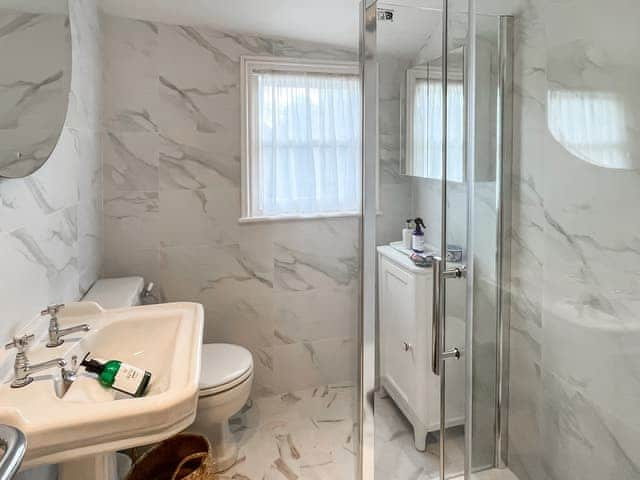 Bathroom | Wattle Cottage, Belper