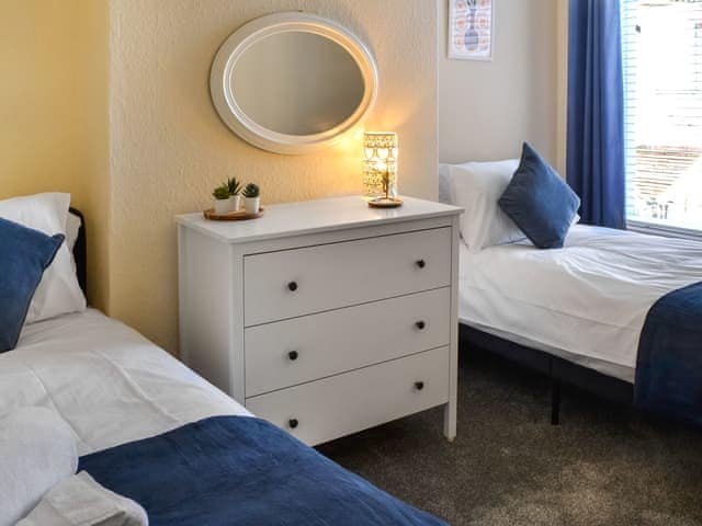 Twin bedroom | Mere Walk, Hornsea