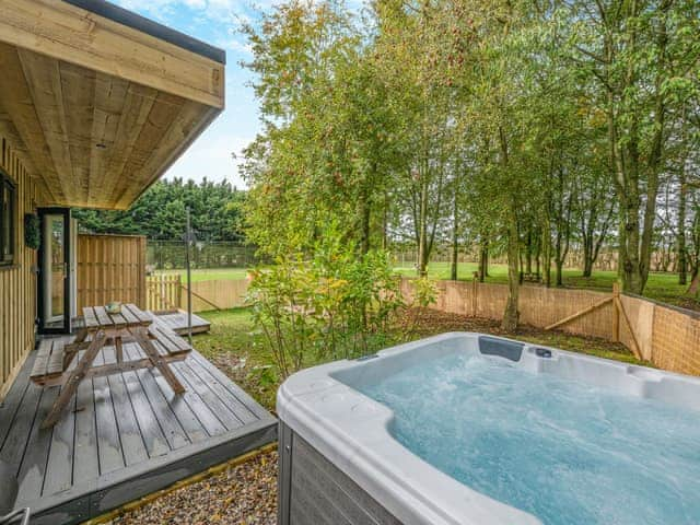 Hot tub | Copper Beech - Woodland Cottages, Halstead