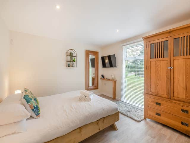 Double bedroom | Copper Beech - Woodland Cottages, Halstead