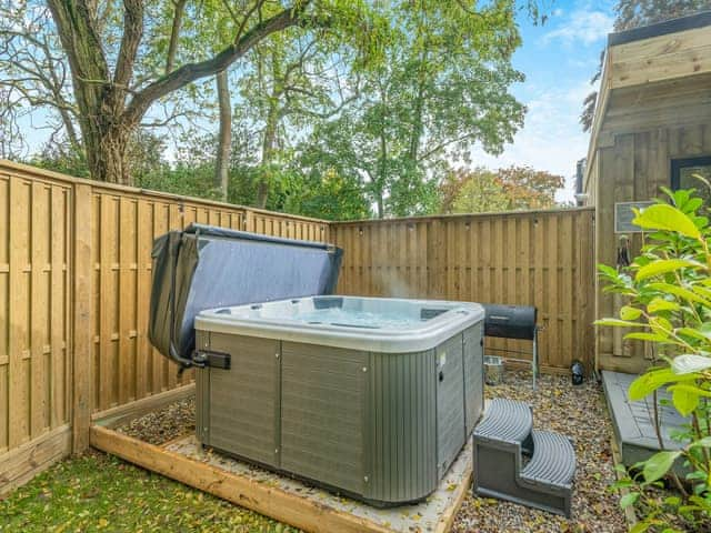 Hot tub | Copper Beech - Woodland Cottages, Halstead