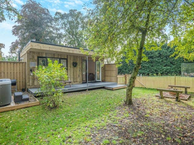 Garden | Copper Beech - Woodland Cottages, Halstead