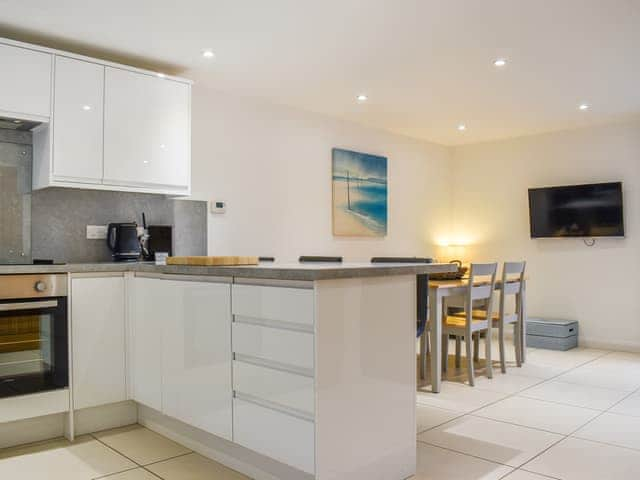 Kitchen | Oak Cottage - The Granary Cottages, Whitby