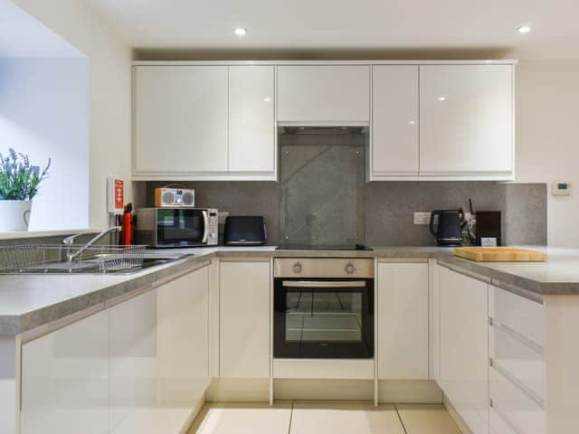 Kitchen | Oak Cottage - The Granary Cottages, Whitby