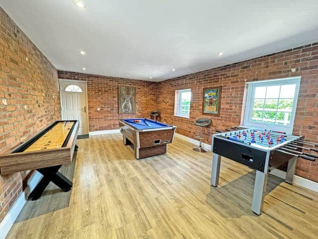 Games room | Woody&rsquo;s Top, Ruckland, near Louth