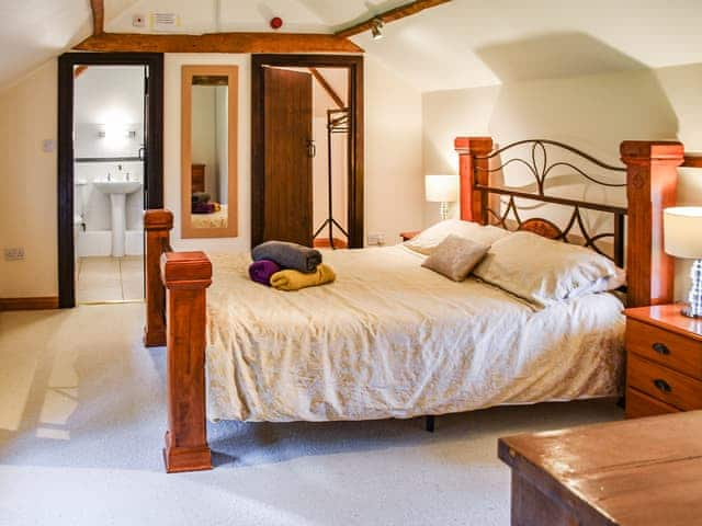 Double bedroom | Pond View Cottage - Waterloo Place, Tibenham