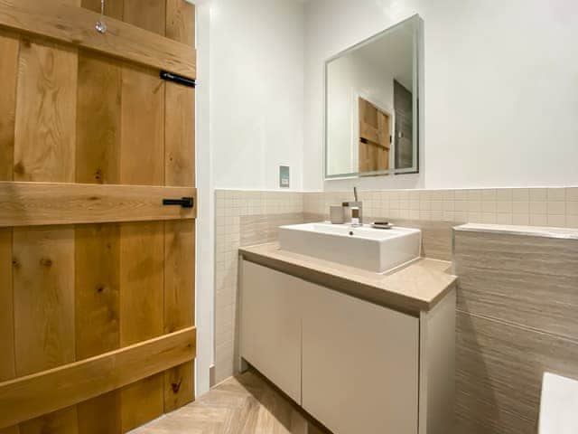 Bathroom | Woodland Lodge, Great Missenden