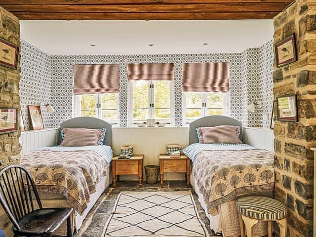 Twin bedroom | The Coach House, Thornfalcon, near Taunton