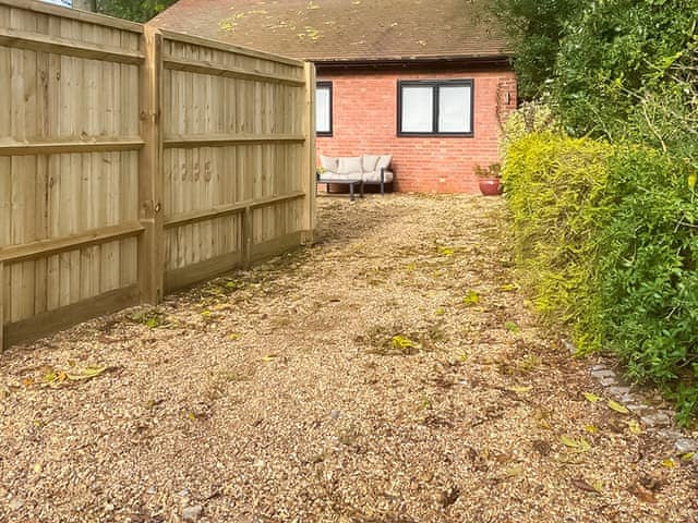 Driveway | Woodland Lodge, Great Missenden