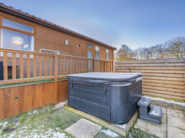 Hot tub | The Lancaster - Rosewood Waters Retreat, Horncastle