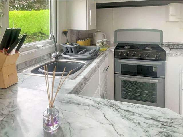 Kitchen | The Hurricane - Rosewood Waters Retreat, Horncastle