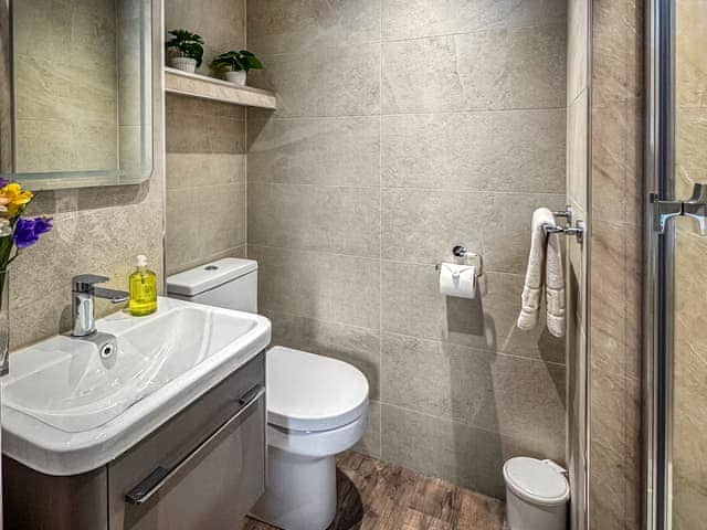 En-suite | Flat 4, Keswick