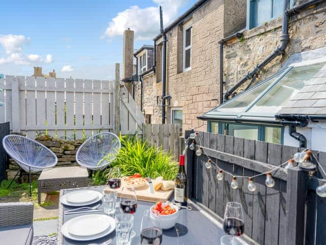 Outdoor eating area | Northern Hideaways Seahouses, Seahouses