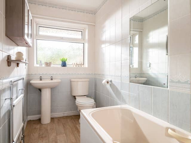 Bathroom | Dunes View, Greatstone, near Dungeness