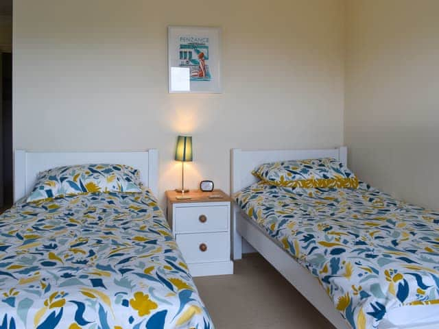 Twin bedroom | Troy Court, Fowey