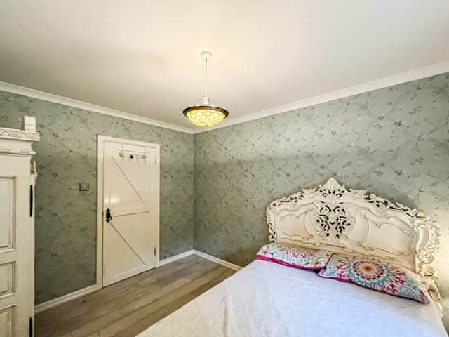 Double bedroom | Grove Cottage, Sevenoaks