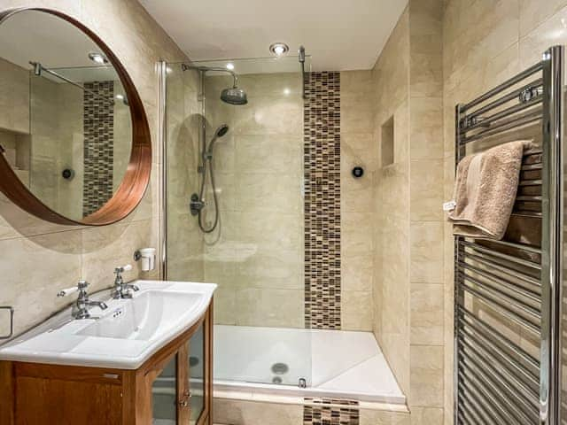 Bathroom | Grove Cottage, Sevenoaks