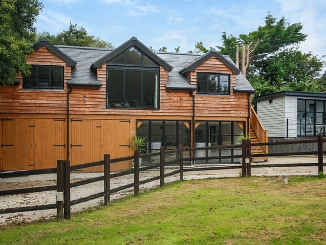 Exterior | Foxton Barn - Harrietsham Retreats, Harrietsham, Maidstone